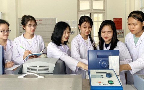Tuyển dụng và sử dụng giáo viên: Tạo đất 'dụng võ' để thu hút nhân tài