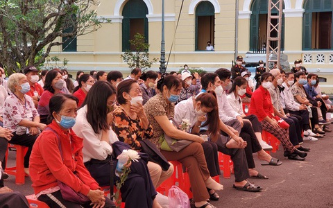 Xét xử vụ "dì ghẻ" bạo hành bé gái 8 tuổi đến tử vong: Người dân mong bản án thích đáng với kẻ thủ ác