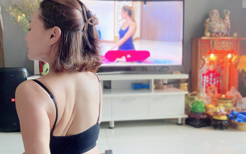 Tập thể dục ở nhà theo video trên mạng: thời điểm nào dễ chấn thương?