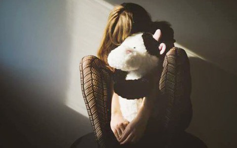 5 dấu hiệu cho thấy bạn có vết thương thời thơ ấu khó chữa lành
