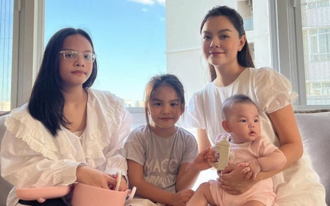 Phạm Quỳnh Anh khoe khoảnh khắc vui vẻ của 4 mẹ con, dân mạng chú ý ngoại hình