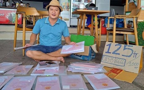 Lãnh đạo Bình Thuận lên tiếng vụ giám đốc bày bán hơn 100 sổ đỏ trên vỉa hè