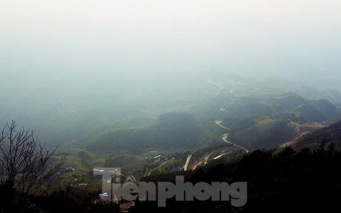 Nhiệt độ ở đỉnh Mẫu Sơn giảm sâu còn 4 độ C