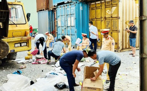 Phát hiện đoàn tàu từ Hà Nội vào Bình Dương chở nhiều đồ chơi kích dục