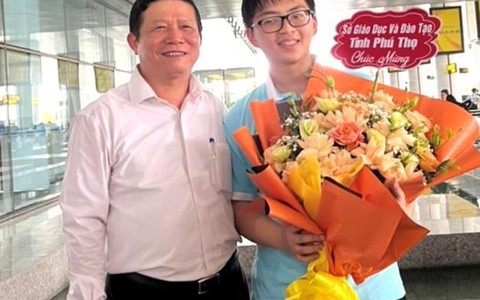 Nam sinh 2 lần đoạt huy chương Olympic hiện thực hóa ước mơ trị bệnh cứu người