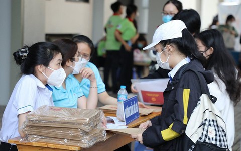Phương án nào cho sinh viên chọn nhầm ngành học?