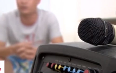 Đánh bạn của hàng xóm gãy răng vì hát karaoke gây ồn ào