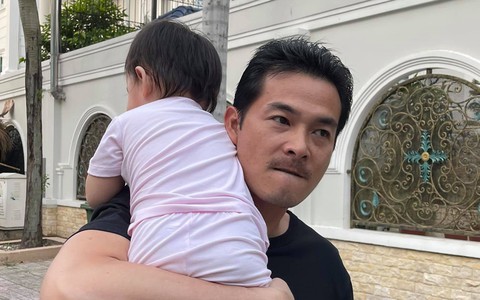 Quách Ngọc Ngoan có loạt động thái lạ và chi tiết thể hiện thái độ với con riêng của Phượng Chanel sau 1 năm rộ tin tan vỡ