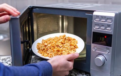 Những thực phẩm bổ dưỡng này sẽ thành ‘thuốc độc’ nếu hâm nóng bằng lò vi sóng