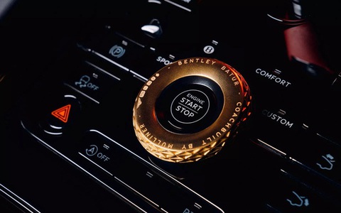 Bentley dát hơn 2 lạng vàng lên xe triệu USD lần đầu tiên trên thế giới
