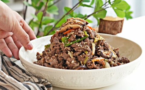 Bữa tối trời lạnh có thịt bò xào mềm ngon thơm phức thì ai cũng mê!