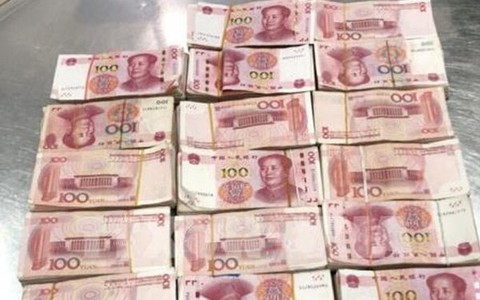Điều tra vụ vận chuyển trái phép ngoại tệ tương đương 2 tỷ đồng