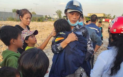 Đại úy cảnh sát kể cuộc đua với "thần chết" cứu bé 5 tuổi dưới hố sâu