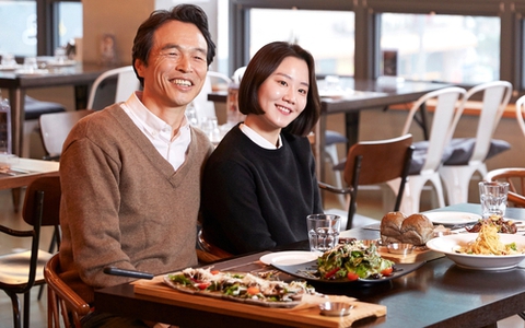 Gặp mẹ kế tương lai, chị em tôi vội lên kế hoạch để đón bà về nhà