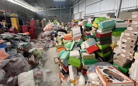 Tạm giữ kho hàng tiêu dùng không rõ nguồn gốc, xuất xứ