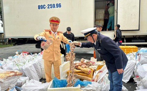 Phát hiện xe tải đông lạnh chở 3,2 tấn nội tạng bốc mùi hôi thối