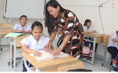 'Chữa cháy' thiếu giáo viên ở các trường chuyên biệt