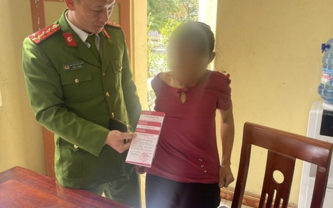 Cụ bà suýt bị kẻ gian lừa mất 3 sổ tiết kiệm hàng trăm triệu đồng