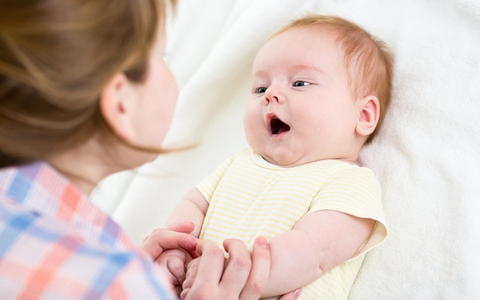 Nguyên nhân và cách cải thiện khi trẻ sơ sinh bị lạnh tay chân