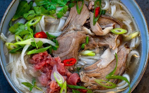Phở ở trời Tây: Thử rồi thích, ăn rồi yêu