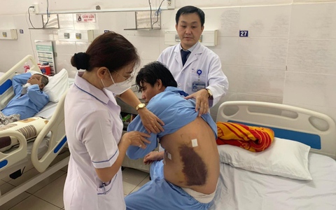 Tài xế xe ôm công nghệ bị đâm 6 nhát thủng tim kể lại lúc giằng co với tên cướp