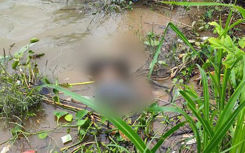 Tìm tung tích thi thể người đàn ông bị buộc cục đá vào cổ