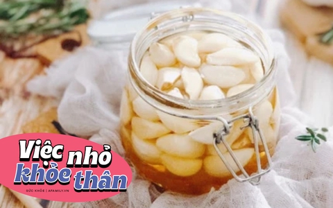 Ngâm tỏi cùng với thứ "rẻ bèo" này, sau 7 ngày sẽ giúp cơ thể chống ung thư, giảm huyết áp, giúp xương chắc khỏe hơn 