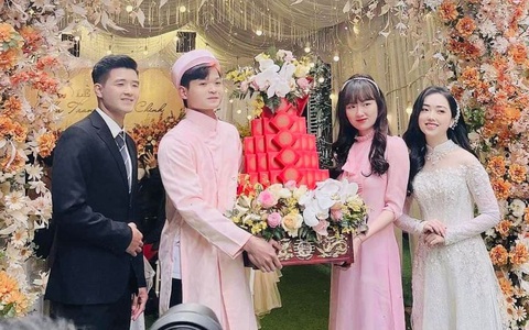 Lộ hình ảnh đầu tiên trong đám cưới của Chinh Đen và bạn gái yêu gần 4 năm: U là trời! Chú rể mặc vest bảnh quá!