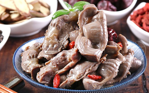 Bộ phận này của con gà bằng "ba vị thuốc": Là "cao thủ" bơm máu, lại bổ thận, khỏe sinh lý, tuy nhiên cần làm sạch cho đúng trước khi ăn