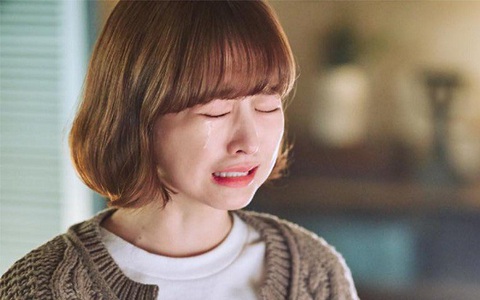 Chưa kết thúc với người cũ nhưng muốn yêu người mới, tôi mắc kẹt trong vũng lầy khi mẹ bạn trai tha thiết hỏi cưới