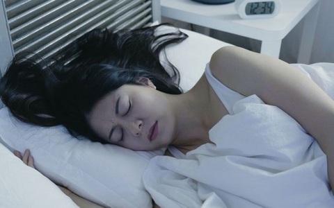 Sau 40 tuổi xuất hiện 3 dấu hiệu khi ngủ, mạch máu có nguy cơ bị tắc nghẽn, nhồi máu não đang tìm cách tấn công cơ thể bạn, làm ngay 5 việc phòng tránh đột quỵ gấp!