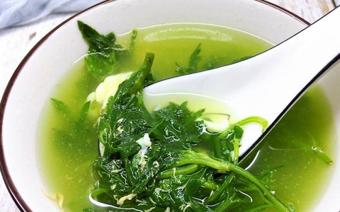 Vào mùa xuân, đừng bỏ qua loại lá này nấu với trứng, rất bổ dưỡng, chẳng trách được gọi là “thần dược vạn năng” của chị em 
