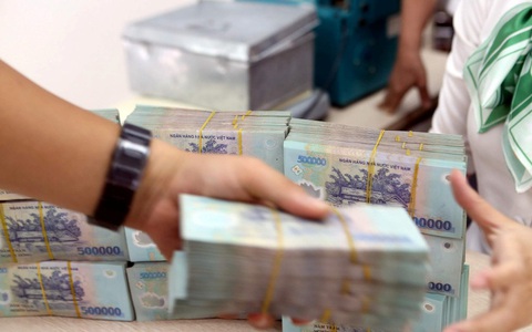 Truy tìm giao dịch viên ngân hàng liên quan vụ chiếm đoạt 7,6 tỷ đồng