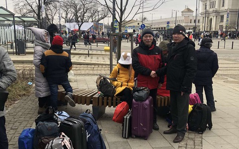 Hàng trăm người Việt đang sơ tán khỏi Ukraine