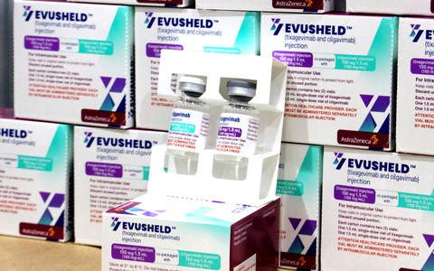 Những trường hợp nào được chỉ định tiêm Evusheld dự phòng COVID-19?