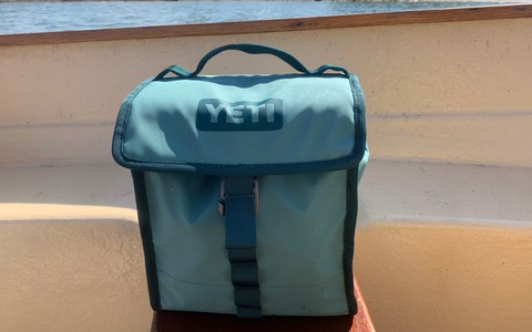 Review túi đựng đồ ăn/nước ngọt giữ nhiệt giá hơn 2 triệu đồng: Đắt nhưng xứng đáng, là sản phẩm chân ái cho các chuyến dã ngoại, cắm trại