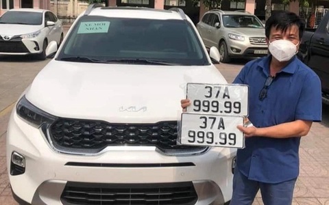 Chiếc xe biển ngũ quý "VIP nhất Nghệ An" về tay chủ mới ở Hà Nội với giá cực sốc