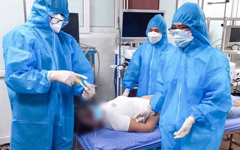 Cấp cứu thành công bệnh nhân COVID-19 có dị vật đường thở phức tạp