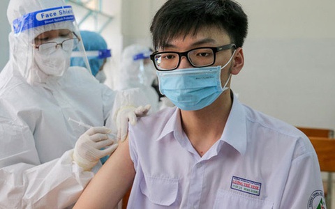 Có nên lùi lịch tiêm vaccine khác khi trùng lịch tiêm vaccine COVID-19?