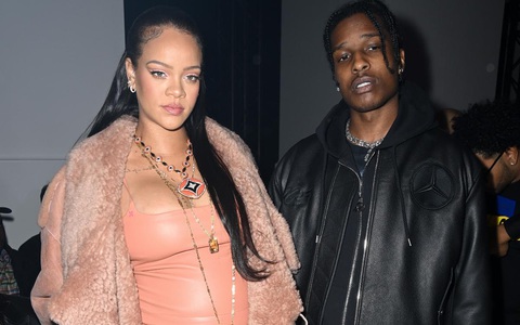 Đây là phản ứng đáng lo của Rihanna khi bạn trai rapper bị bắt khẩn vì bắn người và đối mặt với án tù 14 năm