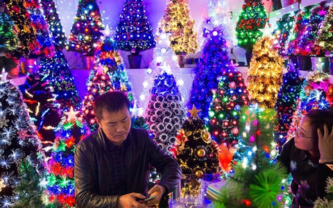 Trung Quốc phong tỏa "công xưởng của ông già Noel", Giáng sinh thiếu thốn phủ bóng toàn cầu