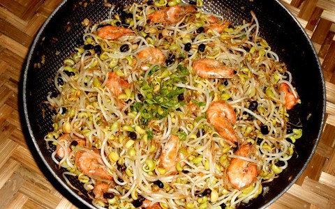 Đây là cách ăn đậu đen mỗi ngày không chỉ bổ máu mà còn giải nhiệt tốt hơn, chị em sẽ nhuận sắc, sức khỏe được hưởng lợi đủ đường