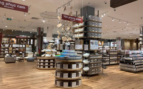 MUJI khai trương store thứ 3 ở Aeon Mall Long Biên: Diện tích shopping rộng 1700m2, khách đến đông nhưng chủ yếu ngắm đồ