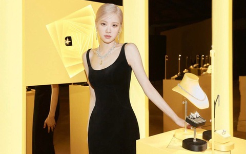Vỗ tay cho Rosé tại sự kiện hôm nay: Diện váy khoét lưng khoe body đẹp đỉnh, bùng nổ khí chất model phát mê