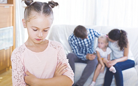 "Trẻ nhỏ - tổn thương lớn", 5 câu nói vô tư của cha mẹ khiến con tủi thân khi gia đình có thêm em bé