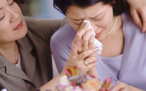 Mẹ chồng hắt hủi suốt 8 năm, con dâu dũng cảm "tung chiêu" khiến bà phải lo lắng vì hối hận