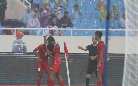 Ronaldo góp công giúp Indonesia đánh bại Malaysia ở trận tranh HCĐ