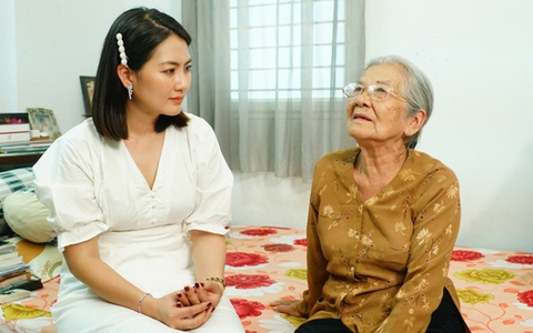 Từng bị xe cán nát tay, NSƯT Phi Điểu vẫn kiên quyết tự lái xe đi diễn ở tuổi 89