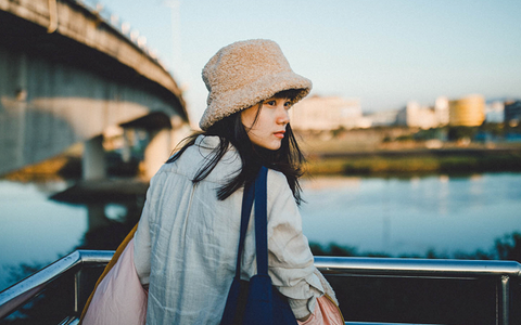 Ngày về ra mắt, mẹ chồng tương lai gửi một món quà làm tôi trào nước mắt