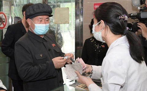 Thêm 1 ca tử vong vì COVID-19, Triều Tiên xét nghiệm bệnh phẩm từ nước và không khí